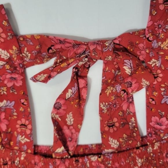Band of The Free B.O.G. Joelle Crimson Pink Floral Smocked Crop Top Size… - Picture 3 of 13